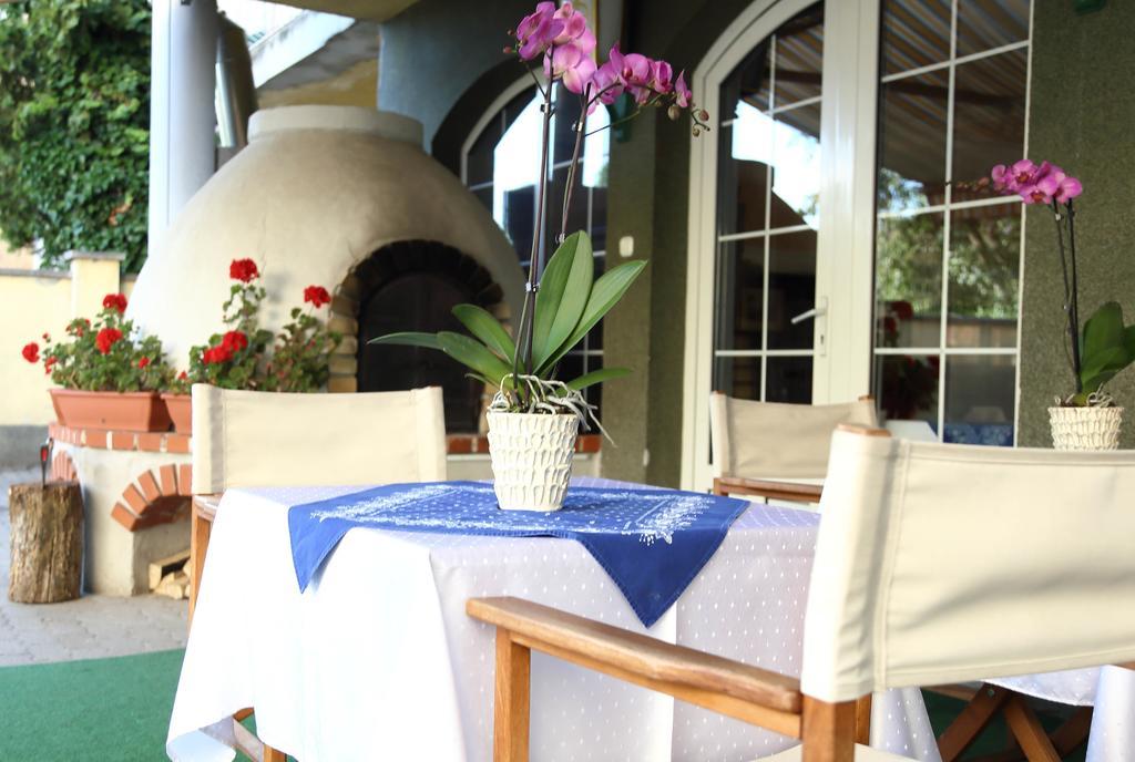 Hotel Wesselenyi ジュール エクステリア 写真