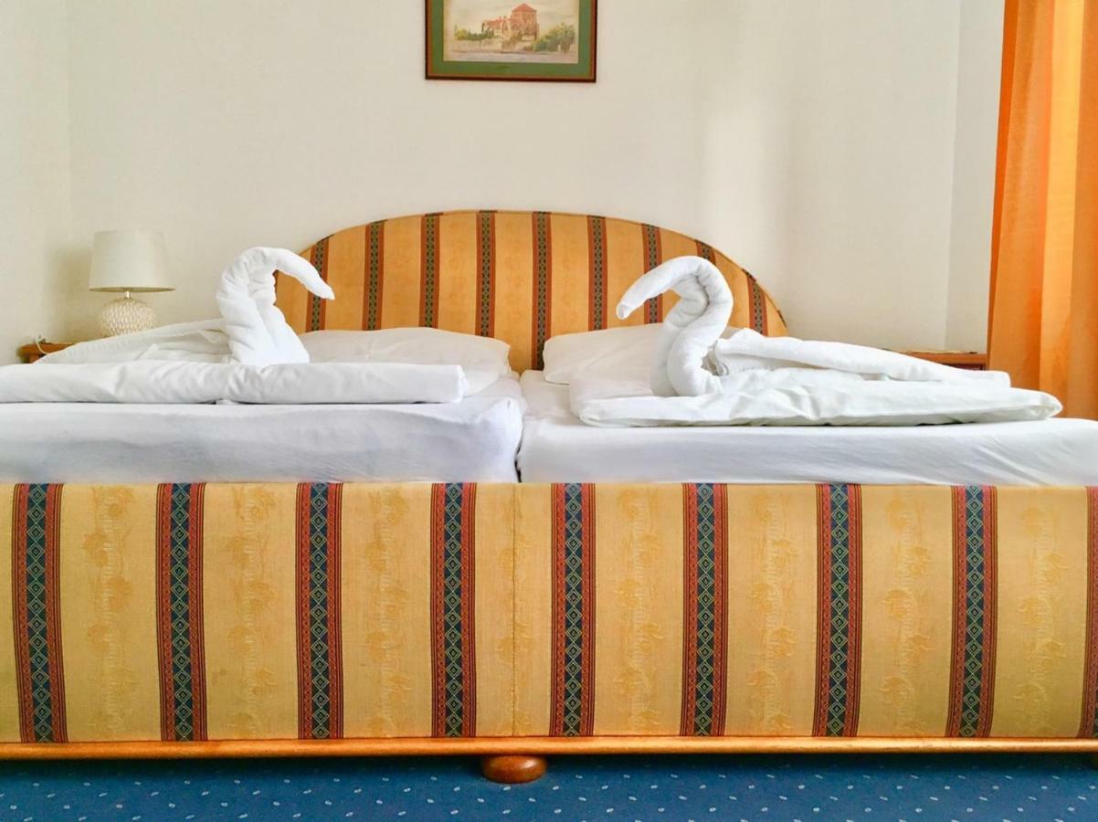 Hotel Wesselenyi ジュール エクステリア 写真